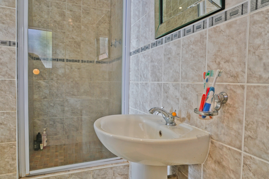 6 Bedroom Property for Sale in Kidds Beach Eastern Cape